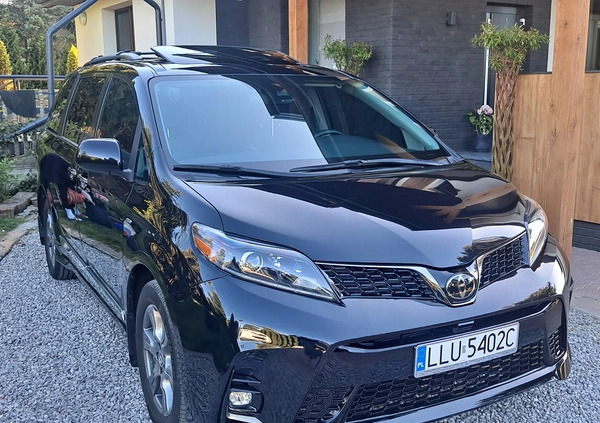 Toyota Sienna cena 169000 przebieg: 29000, rok produkcji 2020 z Łuków małe 631